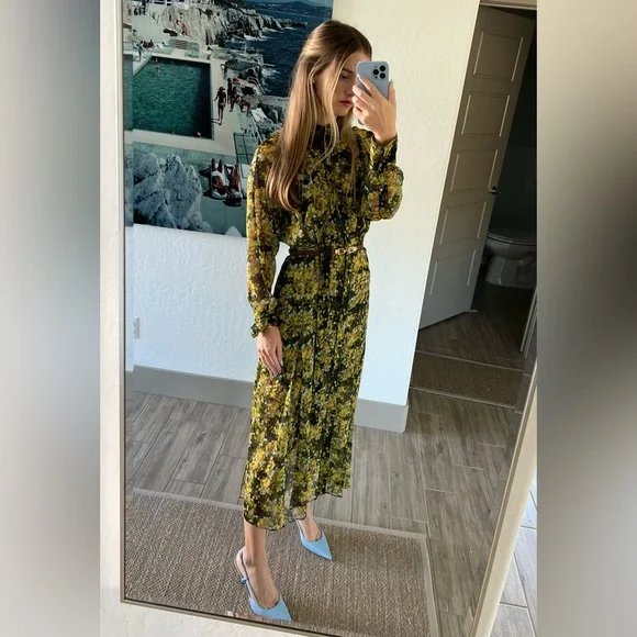 ワンピース VICTORIA BECKHAM Women Mid Skirts 1125WDR005195D621 Green Satin midi skirt in green - Victoria Beckham | Mytheresa
